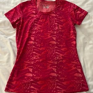 Under Armour Women's Short Sleeve Performance Tee in Red/Pink